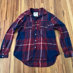Mossimo Women’s boyfriend fit flannel. Size small.